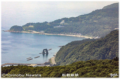 珠島山から鍋釣岩方向／写真転載厳禁・プロ写真家なわたよりのぶ