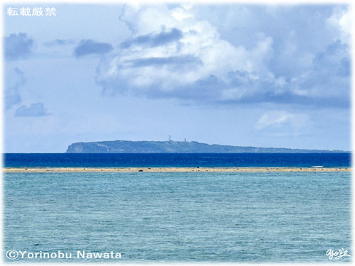 「シュンザ前からの粟国島」写真転載厳禁・プロ写真家なわたよりのぶ
